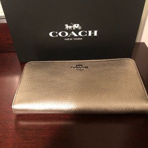 GOLD MLT ACC ZIP Wallet-never used